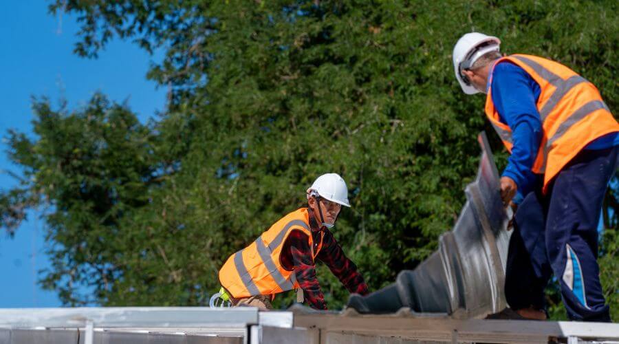 Professional gutter cleaning in Queen, PA
